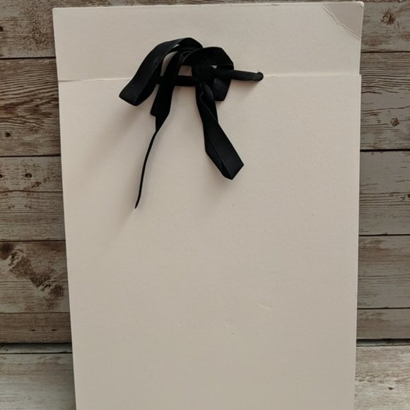 BR Ruth Bader Ginsburg Notorious RBG Dissent Collar Bib Necklace - NWOT - Picture 5 of 9